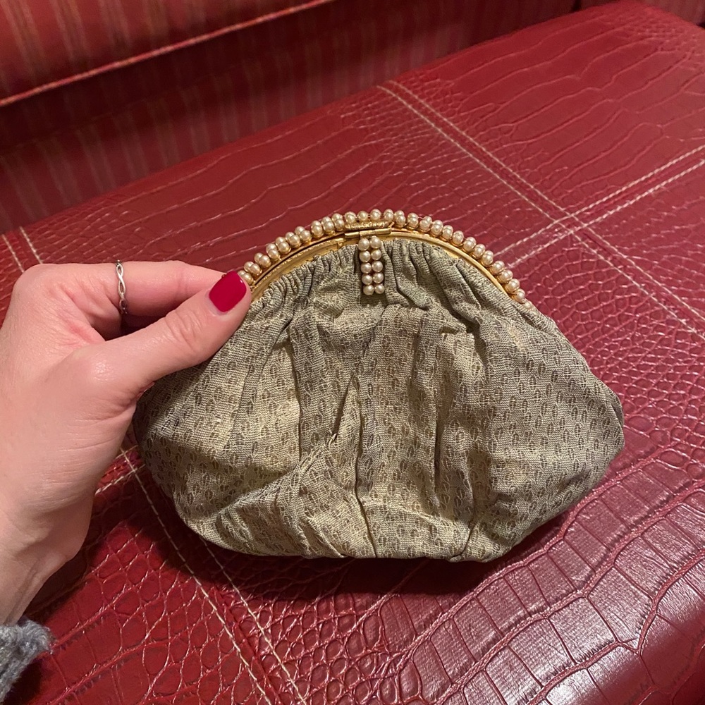 Vintage gold sac